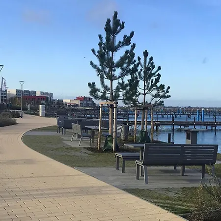 Am Yachthafen Mit Balkon Apartman